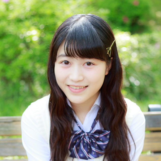 長岐詩織